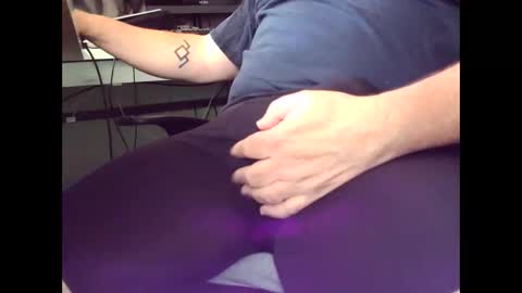 Snapshot of b_not_b chatting on November 8, 5:56 pm b_not_b online show from November 8, 5:56 pm