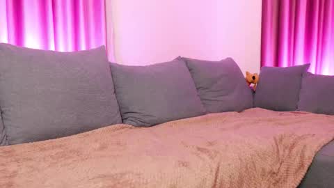 Snapshot of baaaybeee chatting on November 23, 8:52 pm Alessia online show from November 23, 8:52 pm