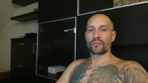 Snapshot of babakeror chatting on October 11, 11:47 pm BKR online show from October 11, 11:47 pm