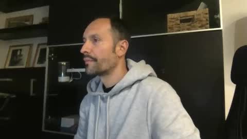 Snapshot of babakeror chatting on November 7, 11:49 pm BKR online show from November 7, 11:49 pm