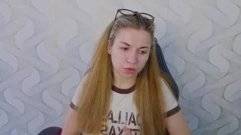 Snapshot of babby_anyaa chatting on June 17, 9:12 am Anya online show from June 17, 9:12 am