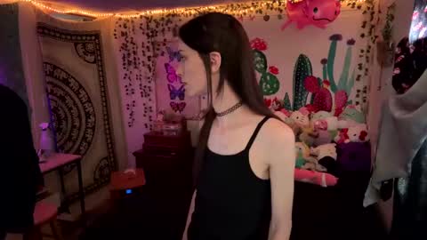 Snapshot of babiifern chatting on February 3, 4:20 pm Fern Browning online show from February 3, 4:20 pm