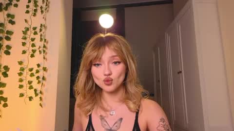 Snapshot of baby_adele chatting on December 18, 8:25 pm bb adele online show from December 18, 8:25 pm