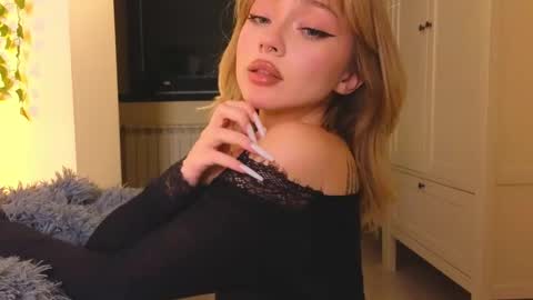 Snapshot of baby_adele chatting on December 18, 11:30 pm bb adele online show from December 18, 11:30 pm