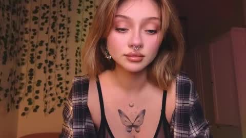 Snapshot of baby_adele chatting on February 6, 10:43 pm bb adele online show from February 6, 10:43 pm