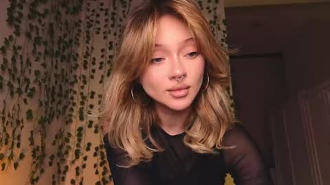 Snapshot of baby_adele chatting on February 11, 10:28 pm bb adele online show from February 11, 10:28 pm