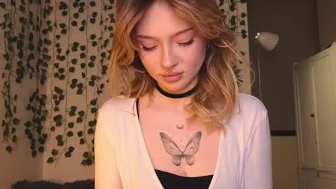 Snapshot of baby_adele chatting on March 2, 9:22 pm bb adele online show from March 2, 9:22 pm