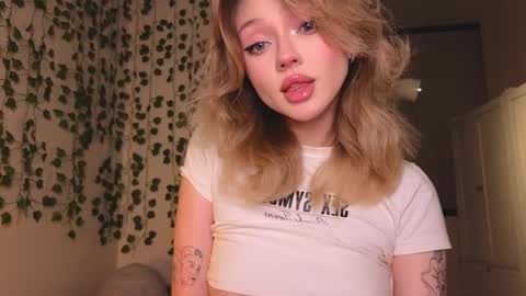 Snapshot of baby_adele chatting on March 6, 8:37 pm bb adele online show from March 6, 8:37 pm