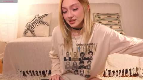 Snapshot of baby_adele chatting on October 31, 5:03 pm bb adele online show from October 31, 5:03 pm