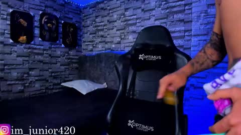 Junior       Independent Model online show from September 22, 6:15 am