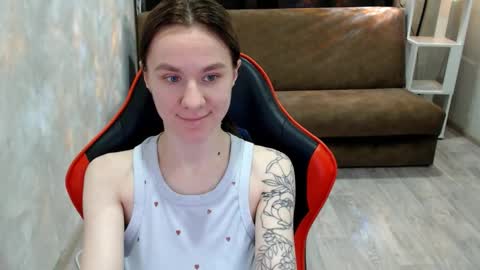 baby_kitte online show from December 19, 3:02 am