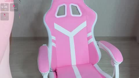 Snapshot of baby_milianna chatting on December 13, 7:53 pm Abby online show from December 13, 7:53 pm