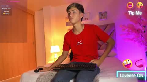 Snapshot of baby_noaht chatting on July 27, 12:39 am baby_noaht online show from July 27, 12:39 am