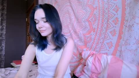 Alice online show from April 12, 8:19 am