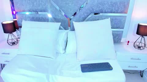 Snapshot of baby_sophie_ chatting on October 18, 8:09 pm Sophie online show from October 18, 8:09 pm