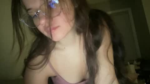 Snapshot of babyaves chatting on November 24, 4:12 am babyaves online show from November 24, 4:12 am