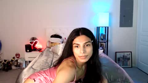 Snapshot of babyempathy chatting on February 20, 6:28 am akira online show from February 20, 6:28 am