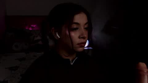 Snapshot of babykathia_ chatting on June 17, 9:23 am kathisaenz online show from June 17, 9:23 am