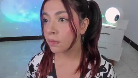 Snapshot of babykathia_ chatting on July 31, 2:44 am kathisaenz online show from July 31, 2:44 am