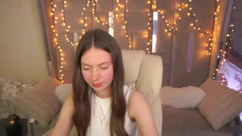 Lady Vi online show from April 20, 1:47 pm