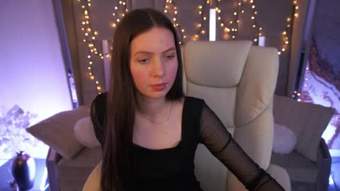 Lady Vi online show from June 1, 1:13 pm