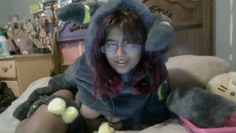 Snapshot of babymelodyx0x chatting on June 20, 1:52 am Melody 3 online show from June 20, 1:52 am