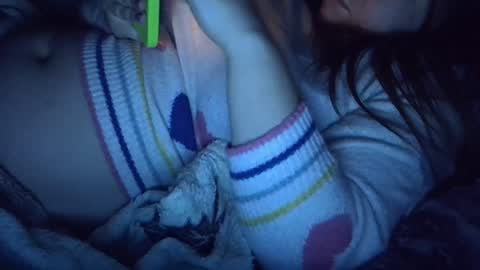 Snapshot of babymom1 chatting on February 26, 1:00 am babymom1 online show from February 26, 1:00 am