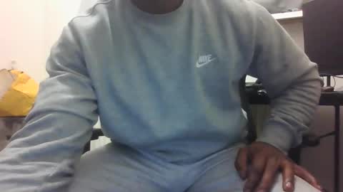 Snapshot of babyrandy12 chatting on December 21, 8:38 pm babyrandy12 online show from December 21, 8:38 pm