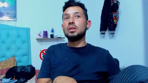 Snapshot of bad__couple_ chatting on October 25, 1:35 am s online show from October 25, 1:35 am