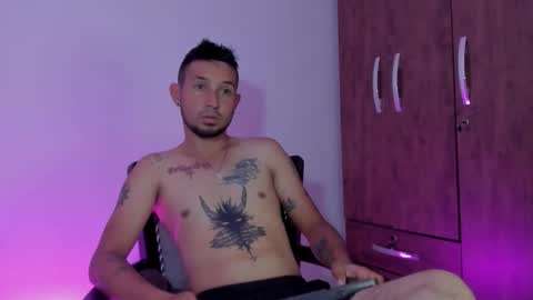 Snapshot of bad__couple_ chatting on March 2, 9:43 pm s online show from March 2, 9:43 pm