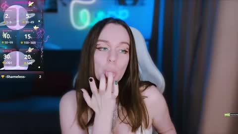 Snapshot of bad_girl009 chatting on February 10, 6:56 pm Lin online show from February 10, 6:56 pm