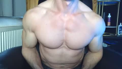 Snapshot of badboy951337 chatting on October 10, 1:43 pm Badboy95 online show from October 10, 1:43 pm