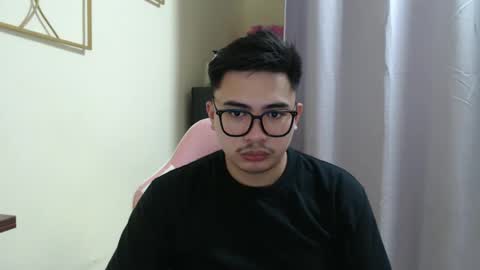 Snapshot of badboy_hanns chatting on November 15, 6:48 pm HANNS online show from November 15, 6:48 pm