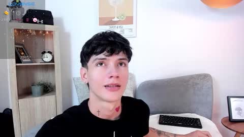 jhojan online show from October 25, 10:04 pm