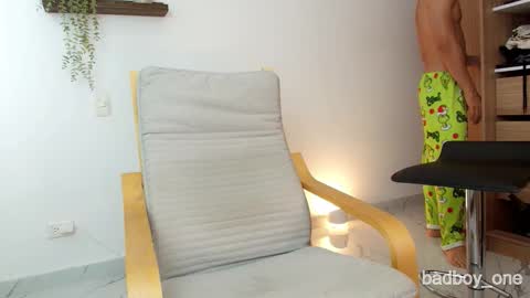 jhojan online show from January 11, 1:27 pm