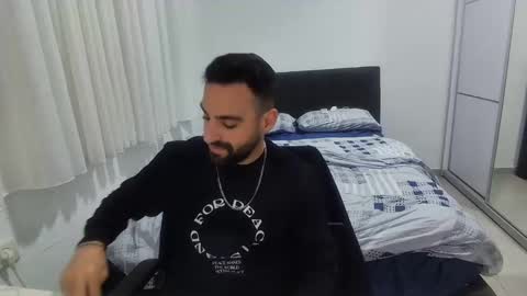 Snapshot of badboymantube chatting on January 28, 6:39 pm badboymantube online show from January 28, 6:39 pm