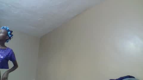 baddie_bunnie online show from December 17, 5:02 am