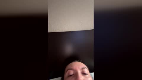 baddiehott95 online show from April 17, 7:39 pm