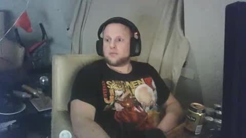 Snapshot of badg1406 chatting on December 19, 1:23 am BadG online show from December 19, 1:23 am