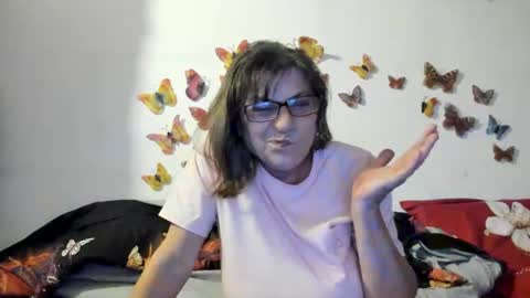 Snapshot of badgg chatting on December 1, 7:03 pm Gina online show from December 1, 7:03 pm