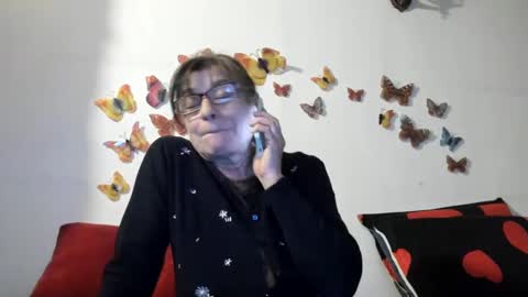 Snapshot of badgg chatting on January 1, 3:24 pm Gina online show from January 1, 3:24 pm