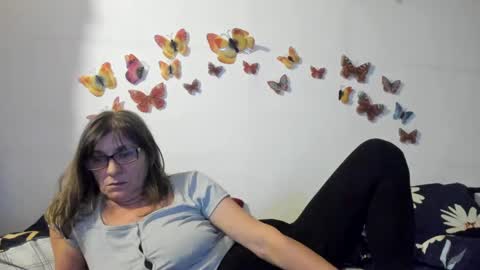 Snapshot of badgg chatting on January 3, 7:29 pm Gina online show from January 3, 7:29 pm