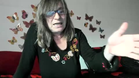 Snapshot of badgg chatting on February 12, 3:05 pm Gina online show from February 12, 3:05 pm