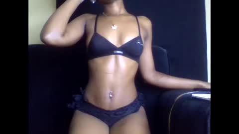 Snapshot of badgurllily chatting on April 25, 3:53 pm Lily. online show from April 25, 3:53 pm