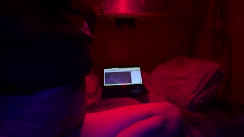 Snapshot of badidea3000 chatting on October 30, 7:54 am badidea3000 online show from October 30, 7:54 am