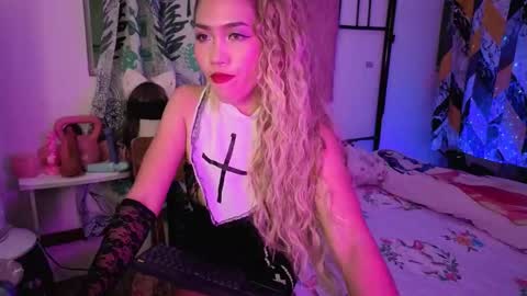 Snapshot of badlilbambi chatting on October 3, 12:13 pm badlilbambi online show from October 3, 12:13 pm