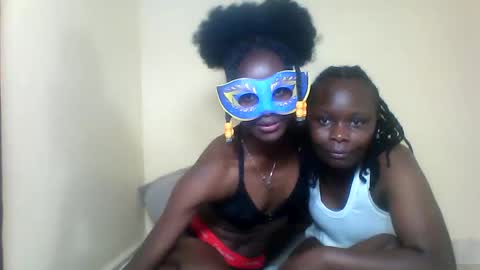 Snapshot of bads_hornies chatting on November 4, 9:41 am bads_hornies online show from November 4, 9:41 am