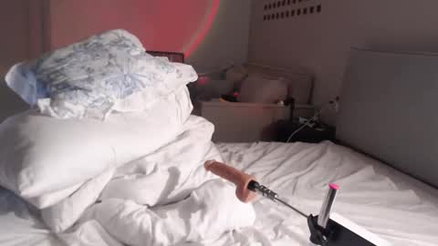 Susie  online every day except weekends    lets use FACK MACHINE in pvt online show from September 16, 3:13 pm