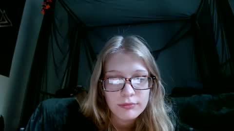baeblondie online show from October 13, 12:16 pm