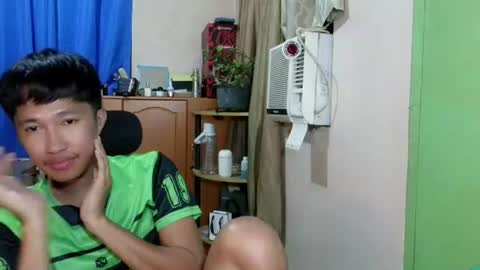 Snapshot of baggage00 chatting on July 1, 5:56 pm baggage00 online show from July 1, 5:56 pm